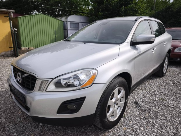Volvo XC60 2.4 D [D5] Momentum Geartronic Friss...